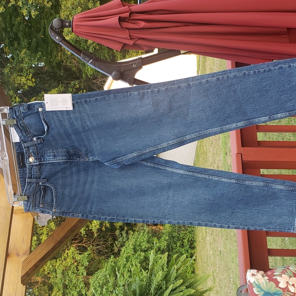 FREE ASSEMBLY JEANS